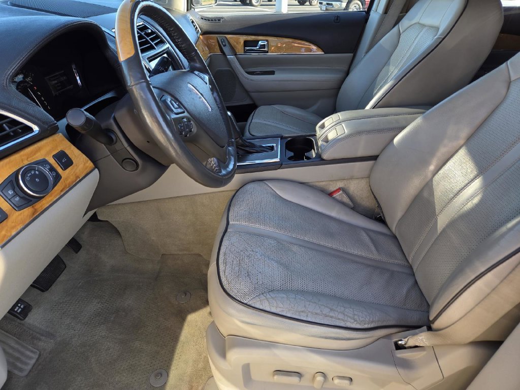 Used 2011 Lincoln MKX 2WD w/ 101A Rapid Spec Order Code image 12