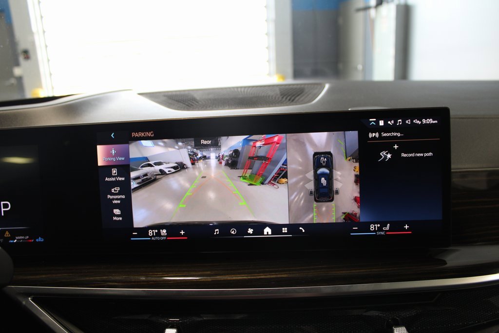 Used 2024 BMW X7 xDrive40i w/ M Sport Package image 35