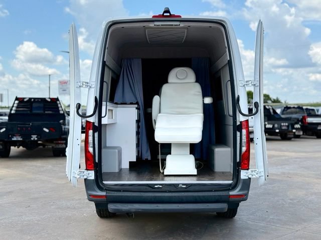 Used 2023 Mercedes-Benz Sprinter 2500 image 8