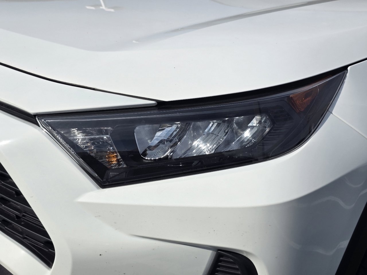 Used 2022 Toyota RAV4 LE image 9