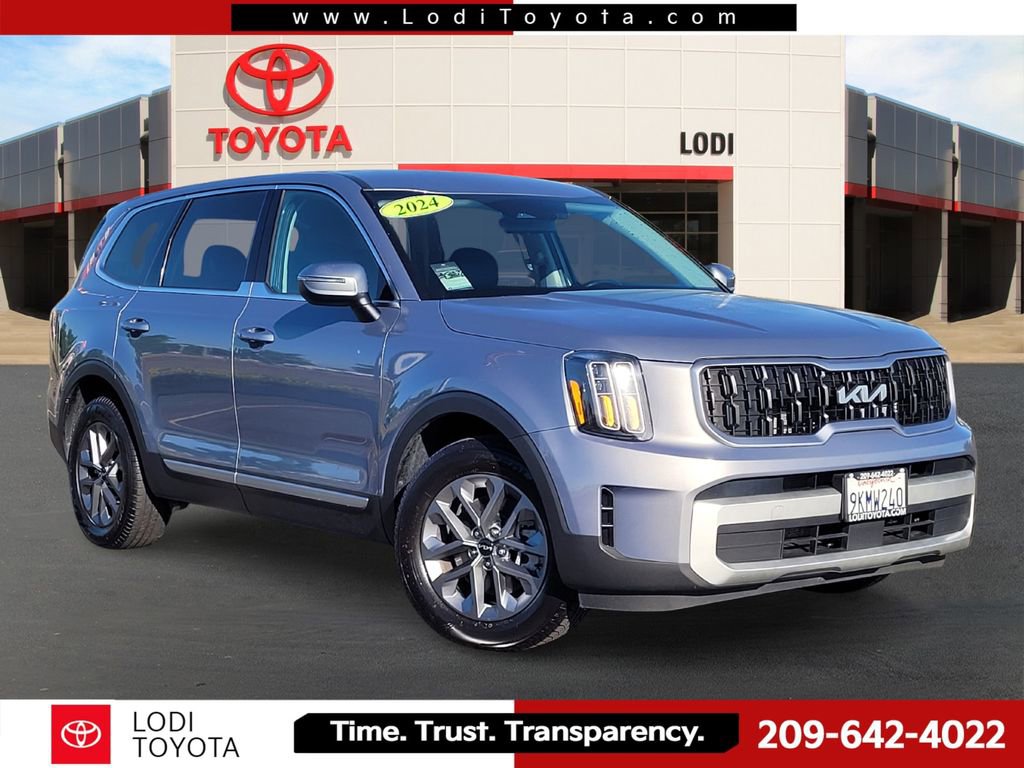 Used 2024 Kia Telluride LX image 1