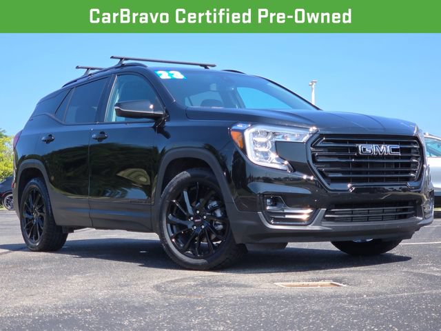 Used 2023 GMC Terrain SLT w/ Elevation Edition FWD image 2