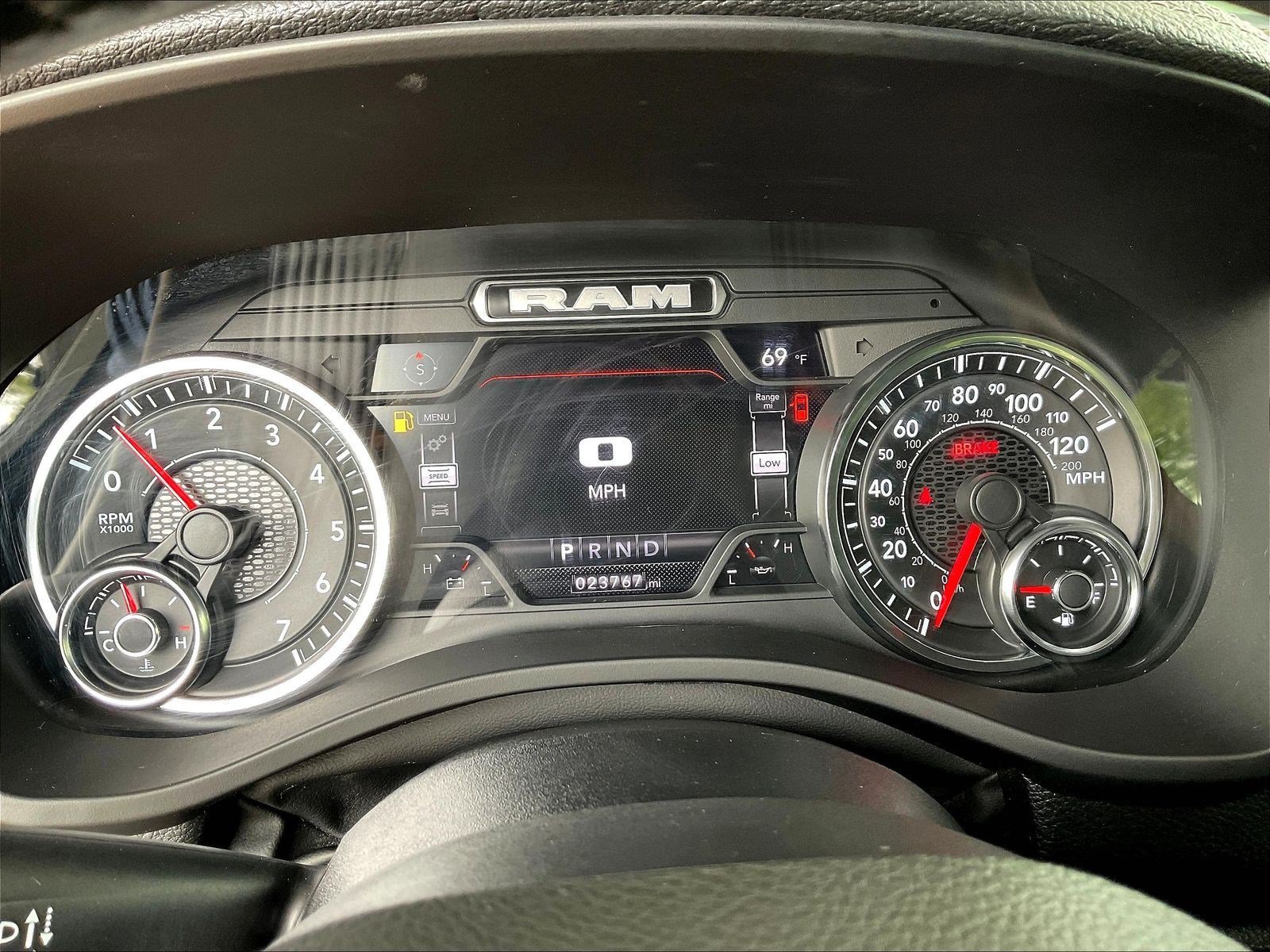 Used 2023 RAM 1500 Laramie AWD/4WD image 14