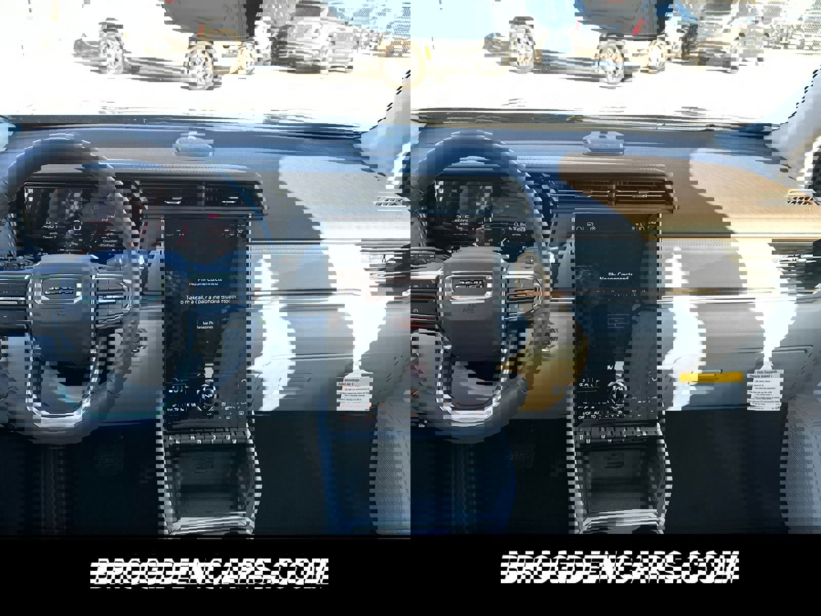 New 2026 GMC Terrain Denali w/ LPO, Black Badging Package image 9