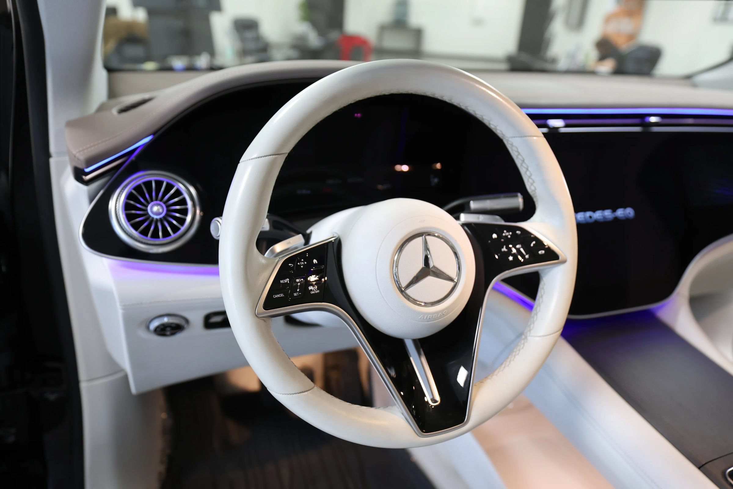 Used 2023 Mercedes-Benz EQS 580 4MATIC SUV image 20