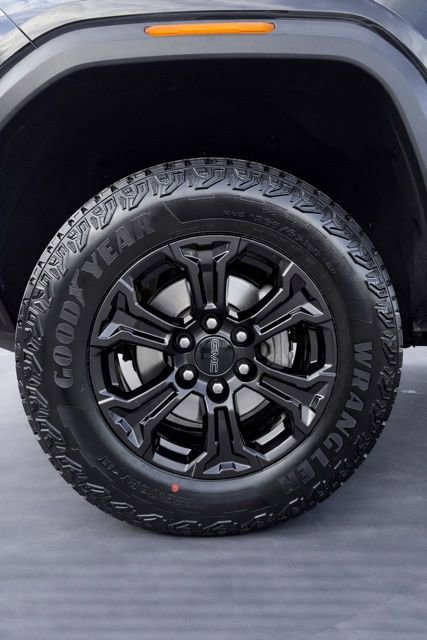 Used 2023 GMC Canyon Elevation w/ Elevation Premium Package AWD/4WD image 35