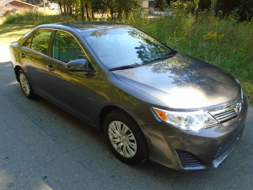 Used 2014 Toyota Camry FWD image 3