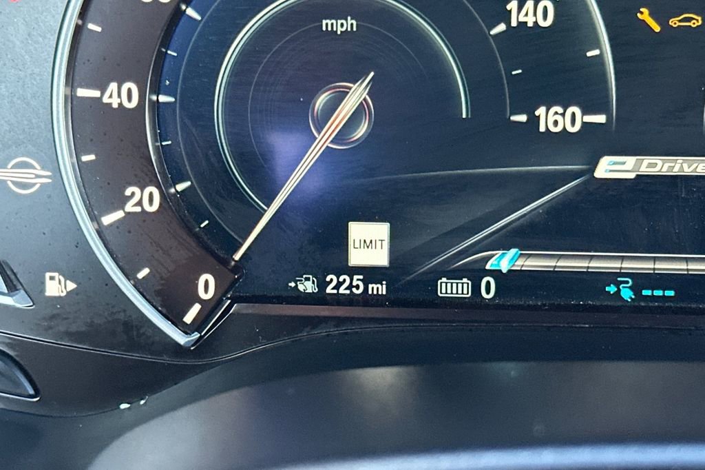 Used 2019 BMW 530e w/ M Sport Package image 29