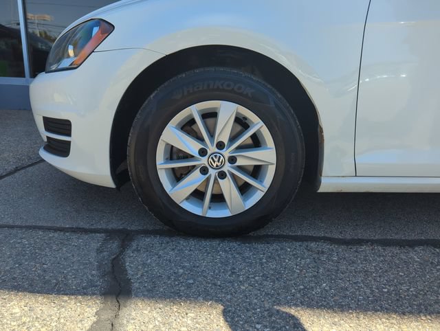Used 2016 Volkswagen Golf S FWD image 32