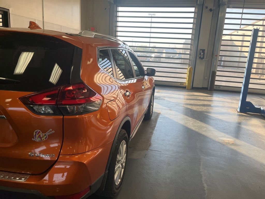 Used 2019 Nissan Rogue SV AWD/4WD image 8