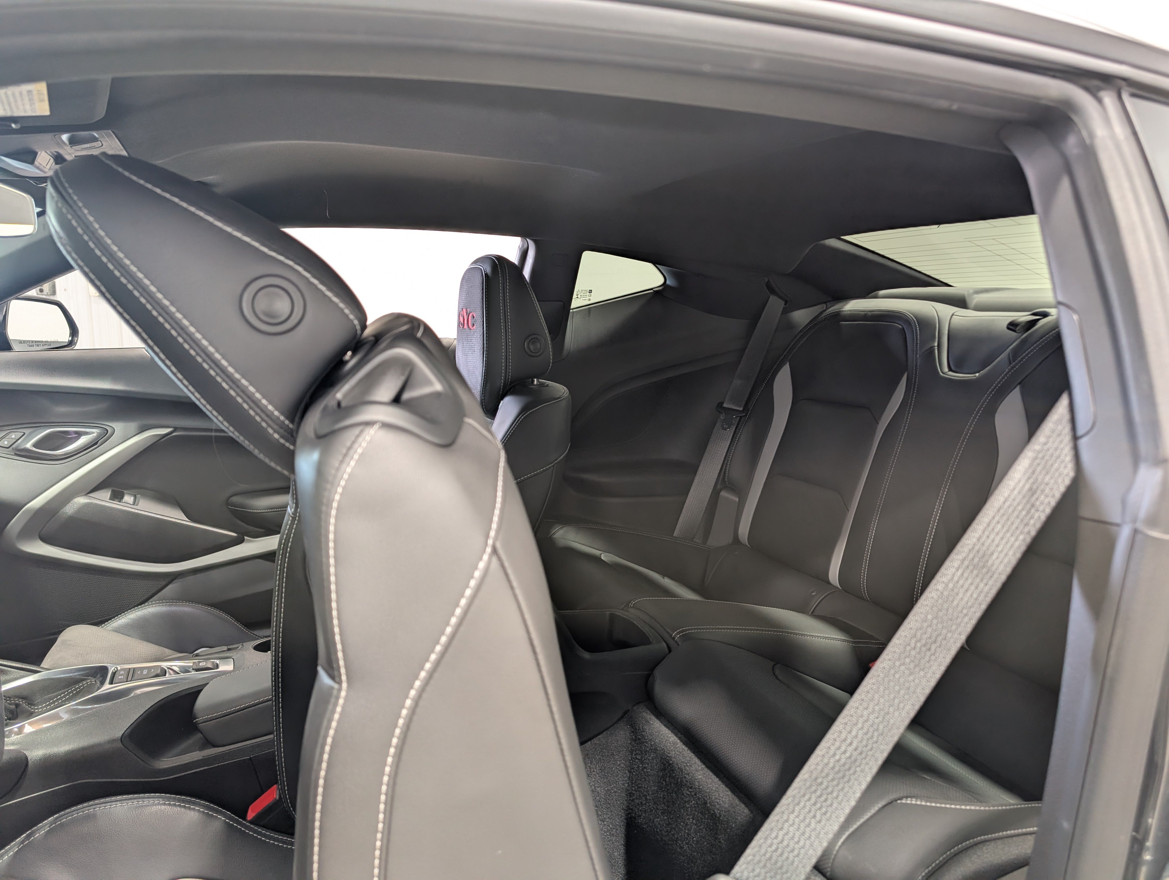 Used 2018 Chevrolet Camaro SS RWD image 15