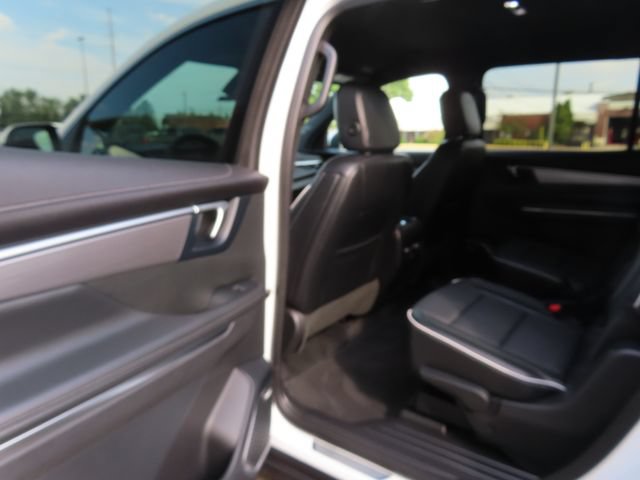 Used 2026 Buick Enclave Preferred AWD/4WD image 19