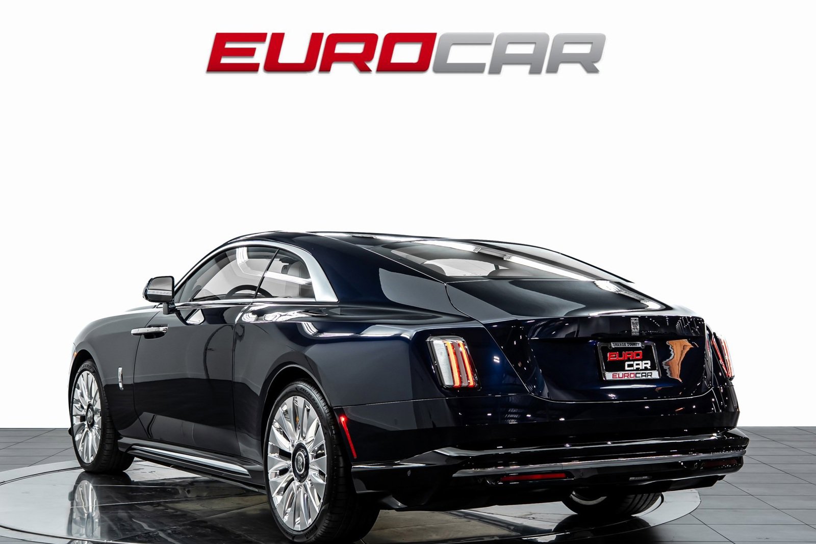 Used 2024 Rolls-Royce Spectre image 3