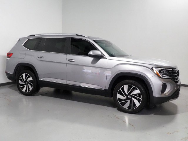 Used 2025 Volkswagen Atlas SEL AWD/4WD image 1