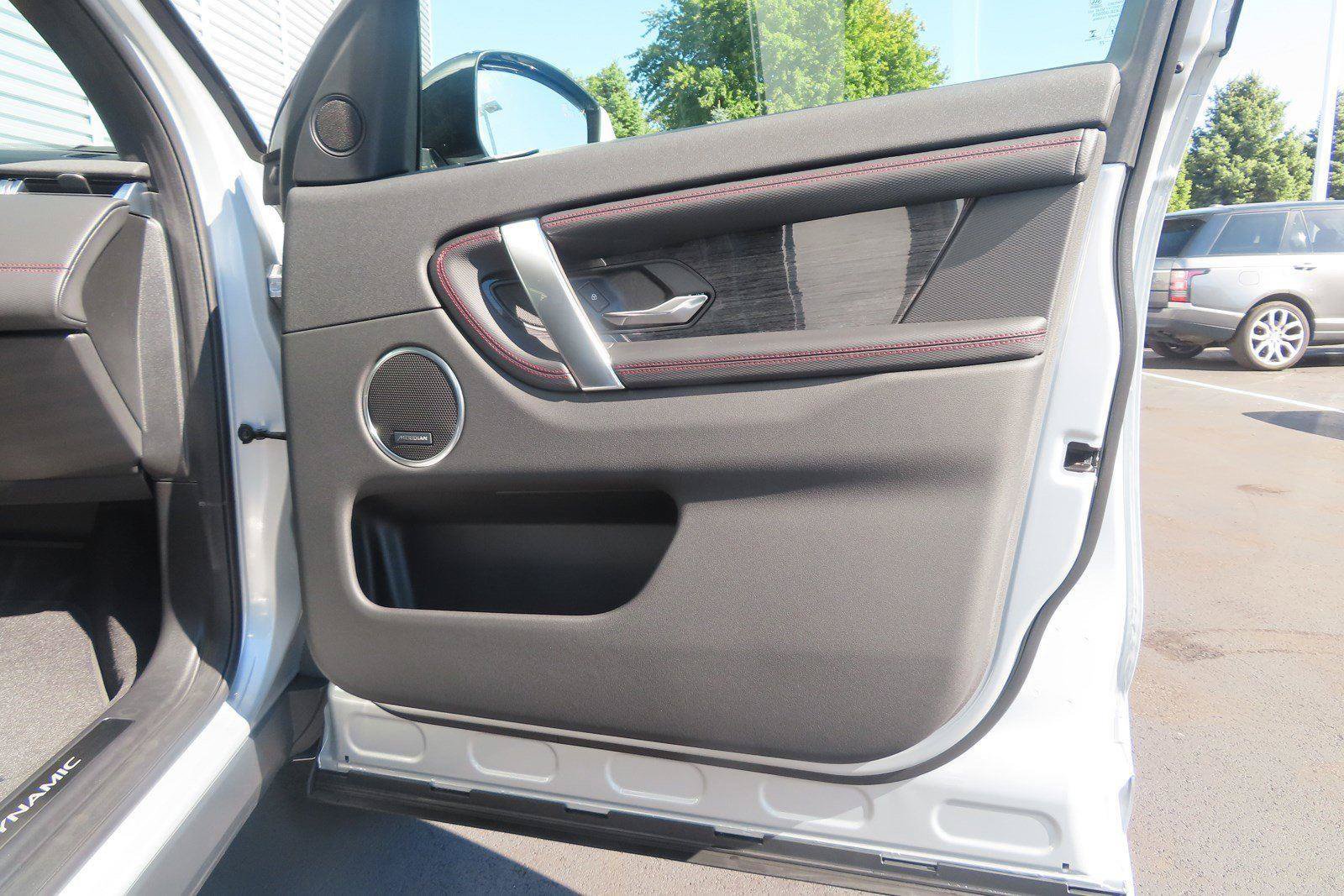 Used 2023 Land Rover Discovery Sport SE R-Dynamic AWD/4WD image 27