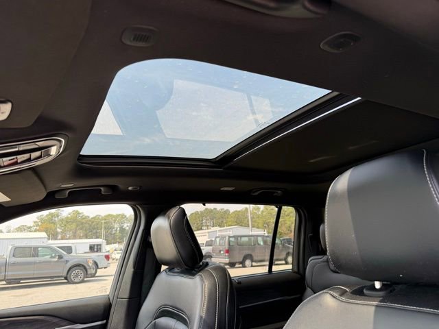 Used 2024 Jeep Grand Cherokee L Limited w/ Luxury Tech Group II image 9