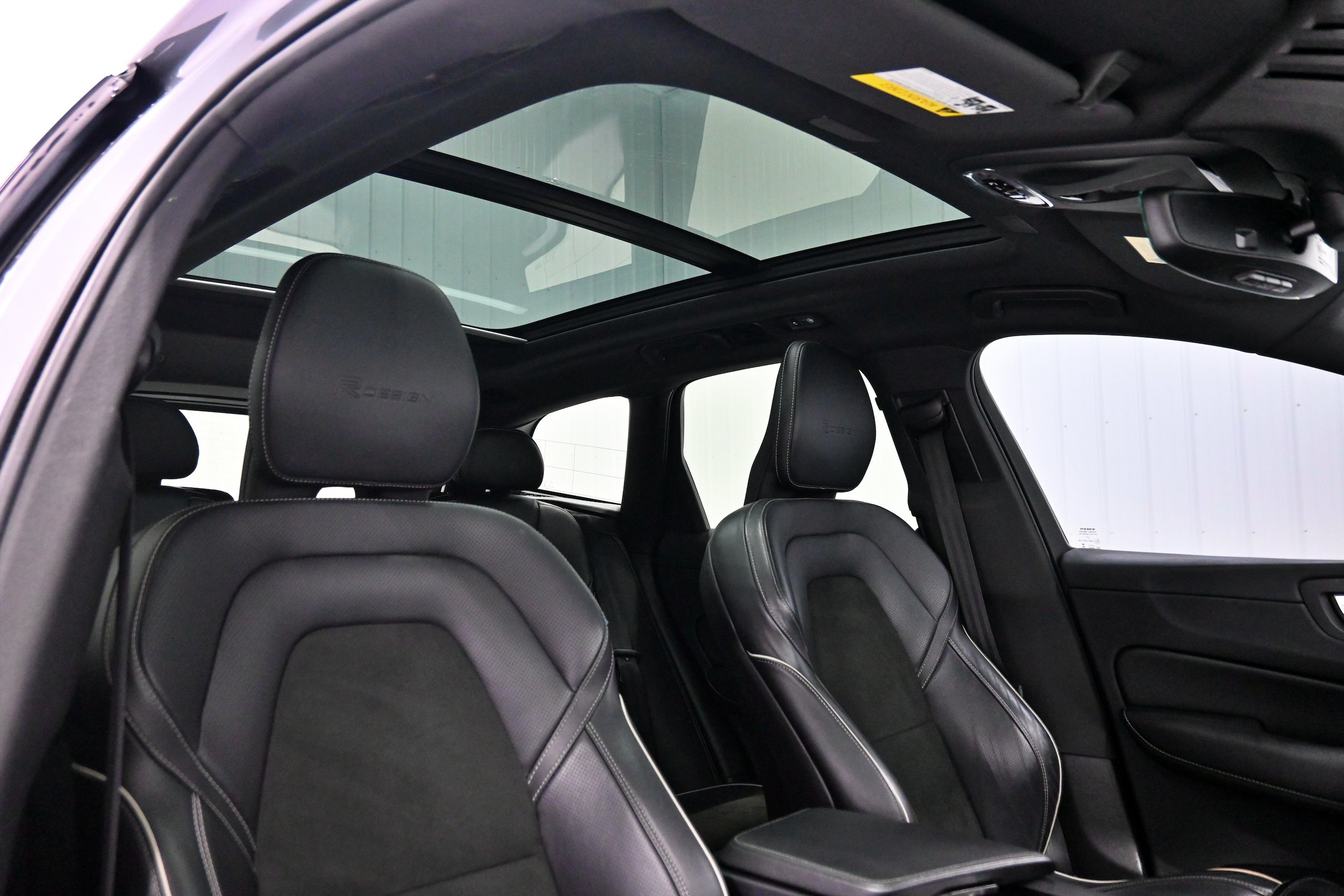 Used 2019 Volvo XC60 T5 R-Design w/ Protection Package Premier AWD/4WD image 30