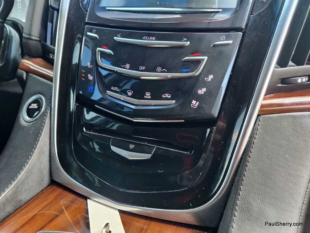 Used 2019 Cadillac Escalade ESV image 39