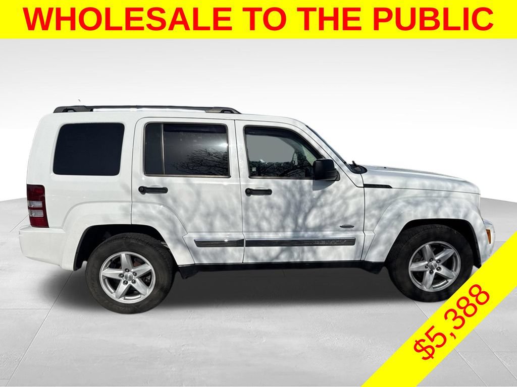 Used 2012 Jeep Liberty Sport AWD/4WD image 8