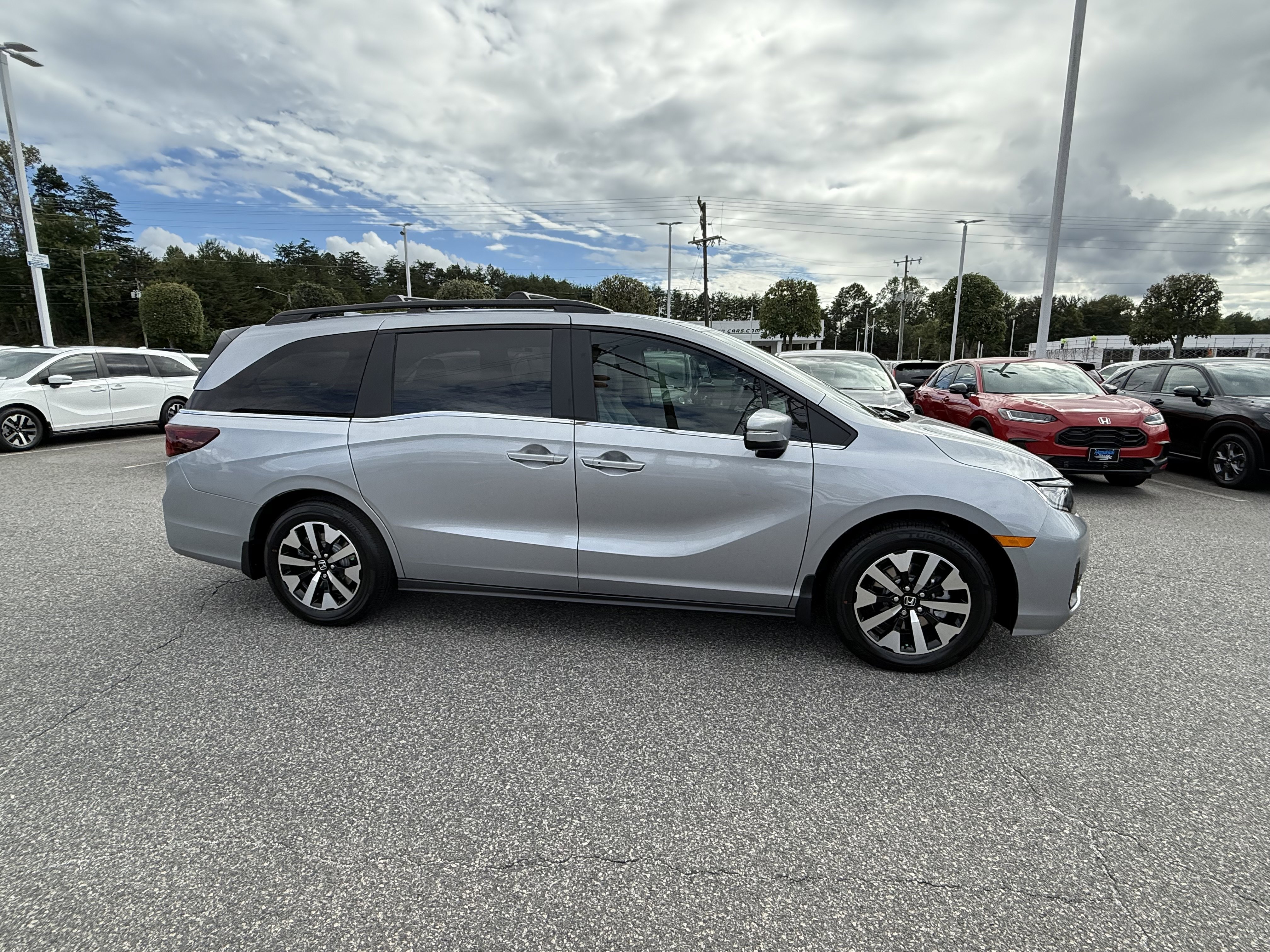 New 2026 Honda Odyssey EX-L image 2