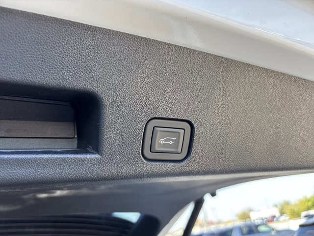 New 2026 Chevrolet Traverse LT w/ Enhanced Driving Package image 7