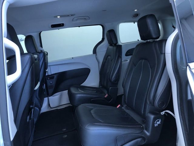 Used 2018 Chrysler Pacifica Touring-L Plus w/ Advanced Safetytec Group image 20