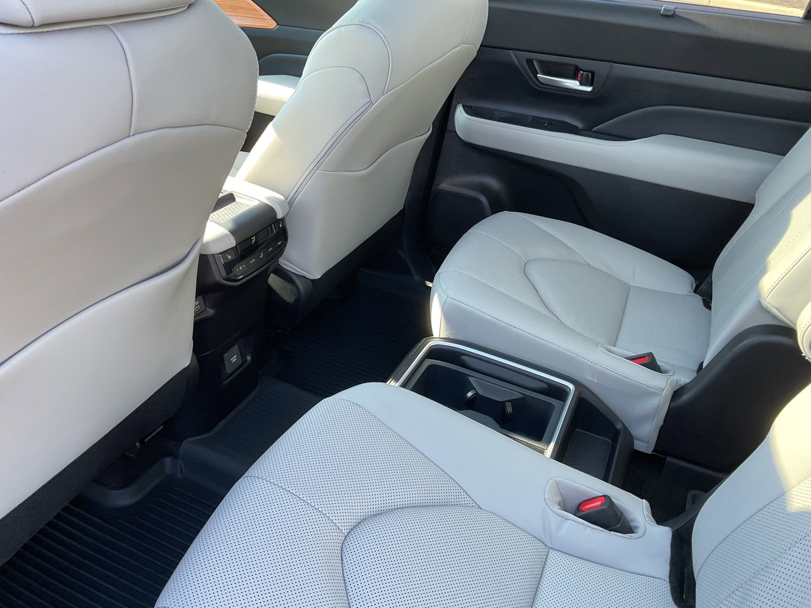 Used 2026 Toyota Grand Highlander Limited image 23