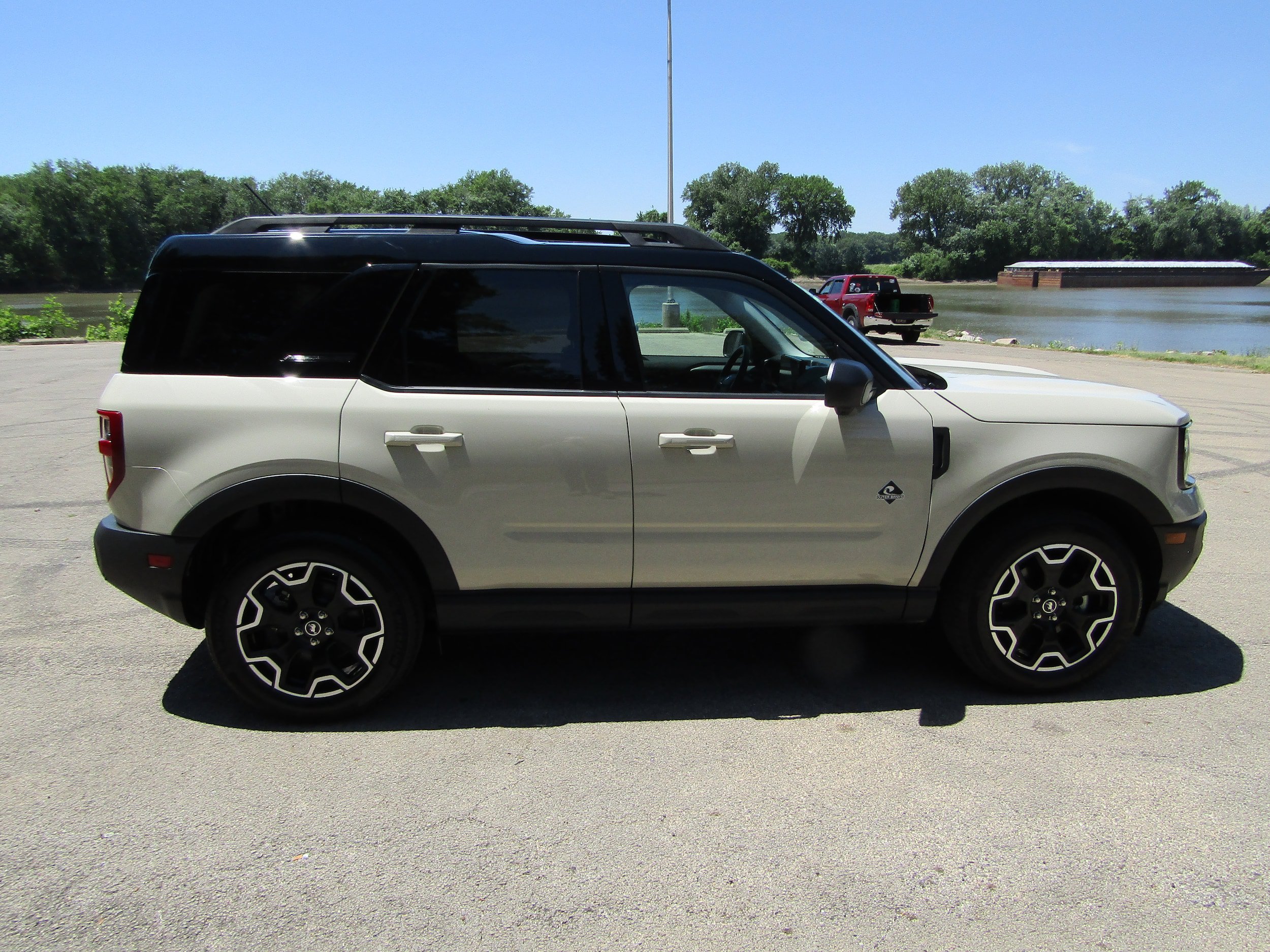 Used 2025 Ford Bronco Sport Outer Banks w/ Outer Banks Tech Package+ AWD/4WD image 5