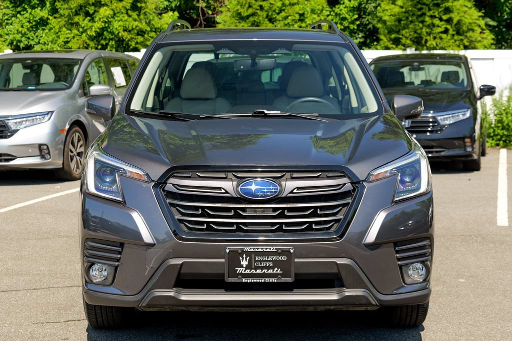 Used 2023 Subaru Forester Limited AWD/4WD image 2