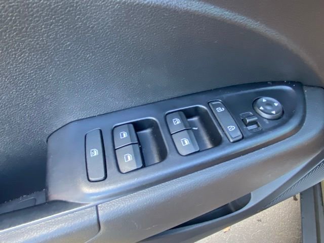 Used 2020 Hyundai Venue SEL image 18