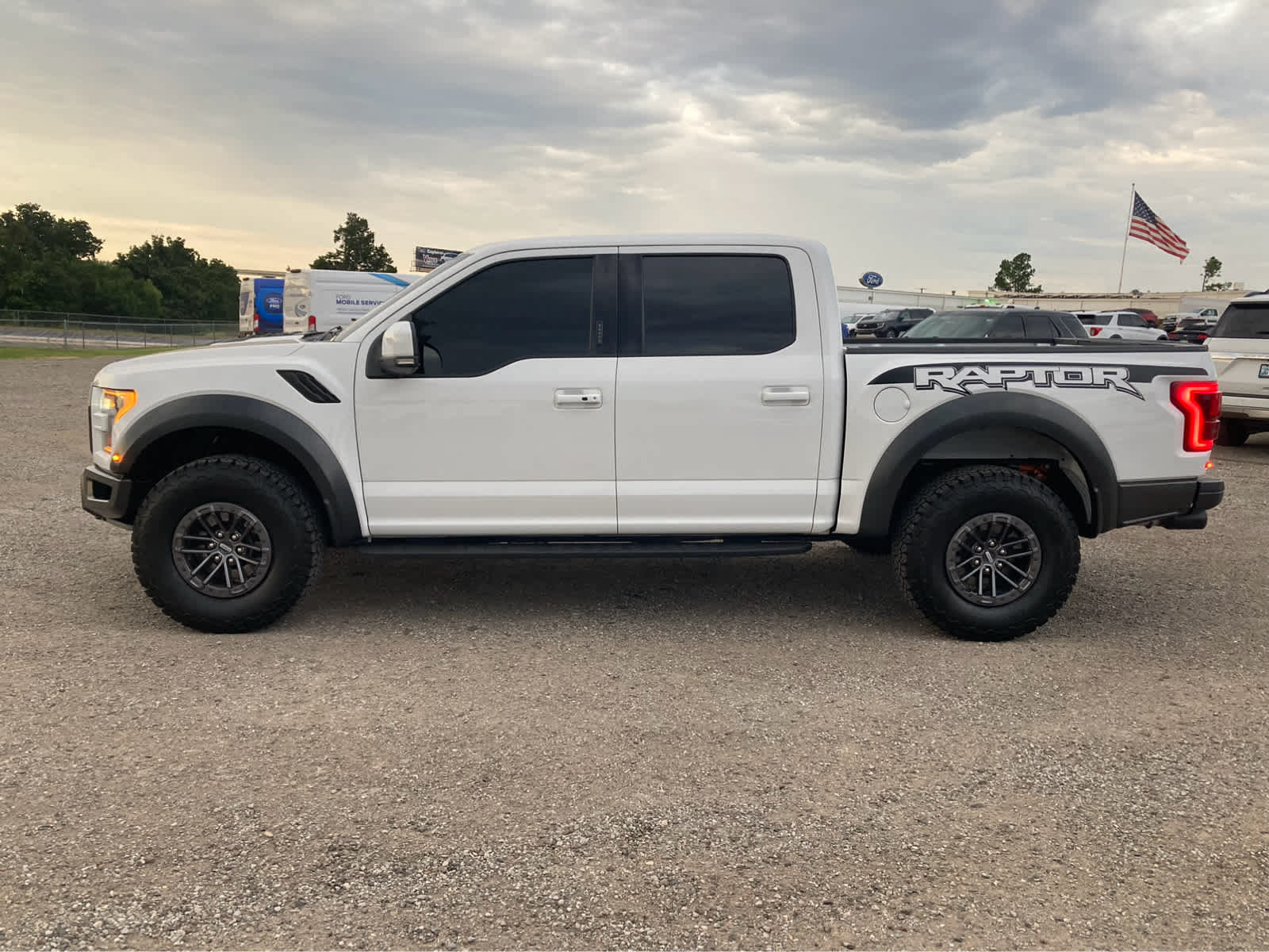 Used 2019 Ford F150 Raptor w/ Equipment Group 802A Luxury AWD/4WD image 2