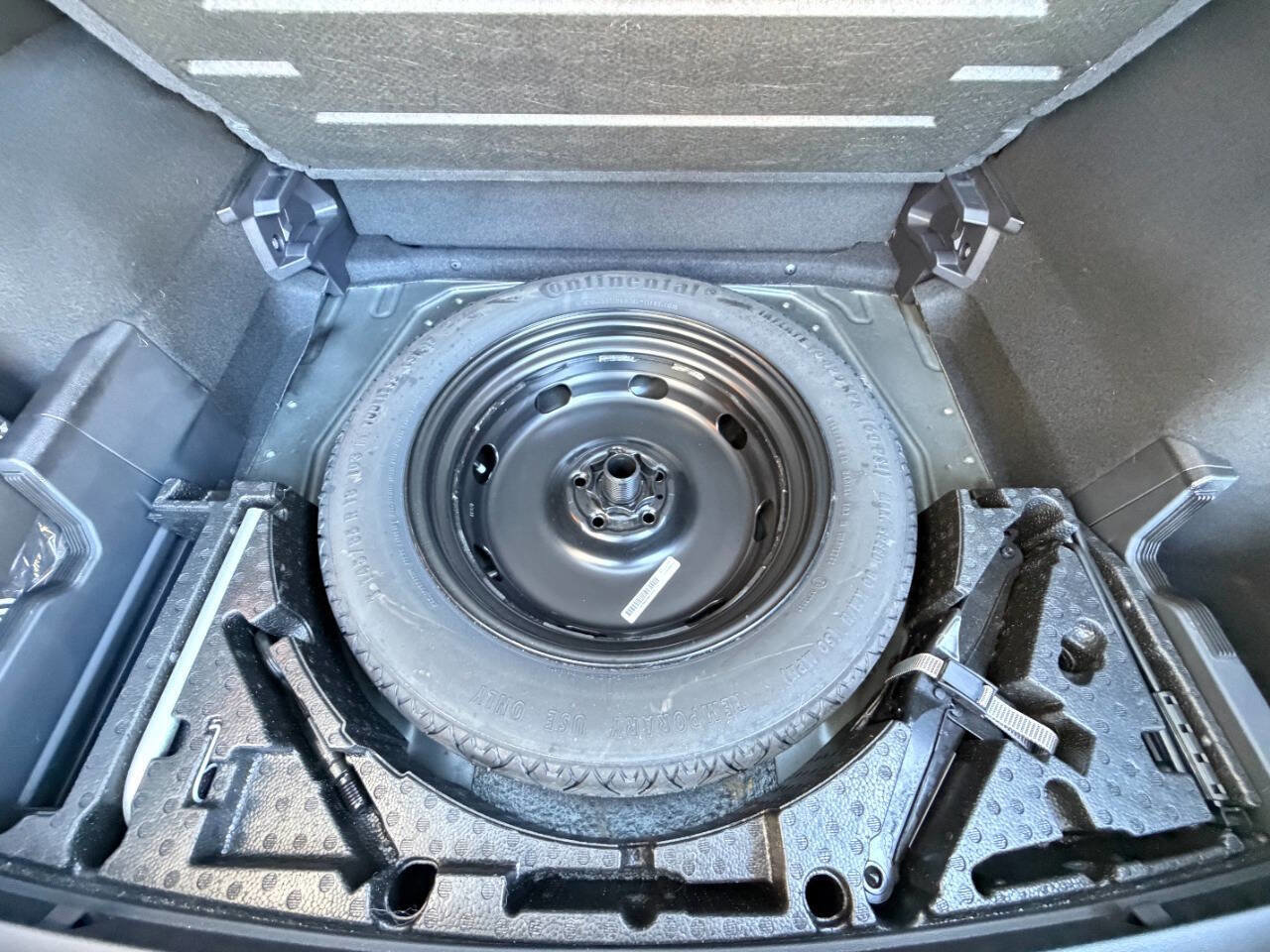 Used 2019 Volkswagen Tiguan SE image 13