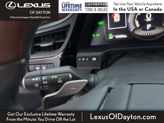 Used 2025 Lexus ES 300h w/ Luxury Package image 21