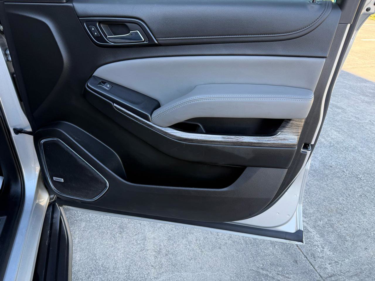 Used 2019 Chevrolet Suburban LT image 26