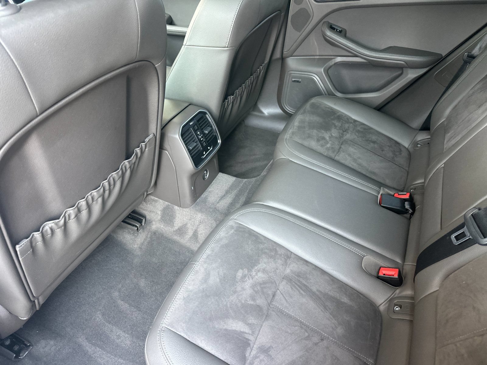 Used 2019 Porsche Macan AWD/4WD image 12