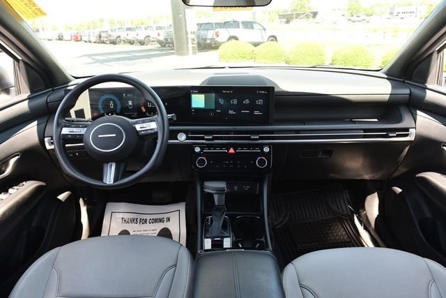 Used 2025 Hyundai Santa Cruz SEL AWD/4WD image 8