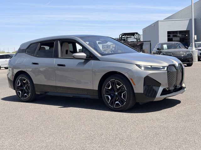 Used 2024 BMW iX xDrive50 w/ Premium Package AWD/4WD image 4