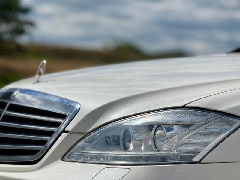 Used 2011 Mercedes-Benz S 550 4MATIC image 10