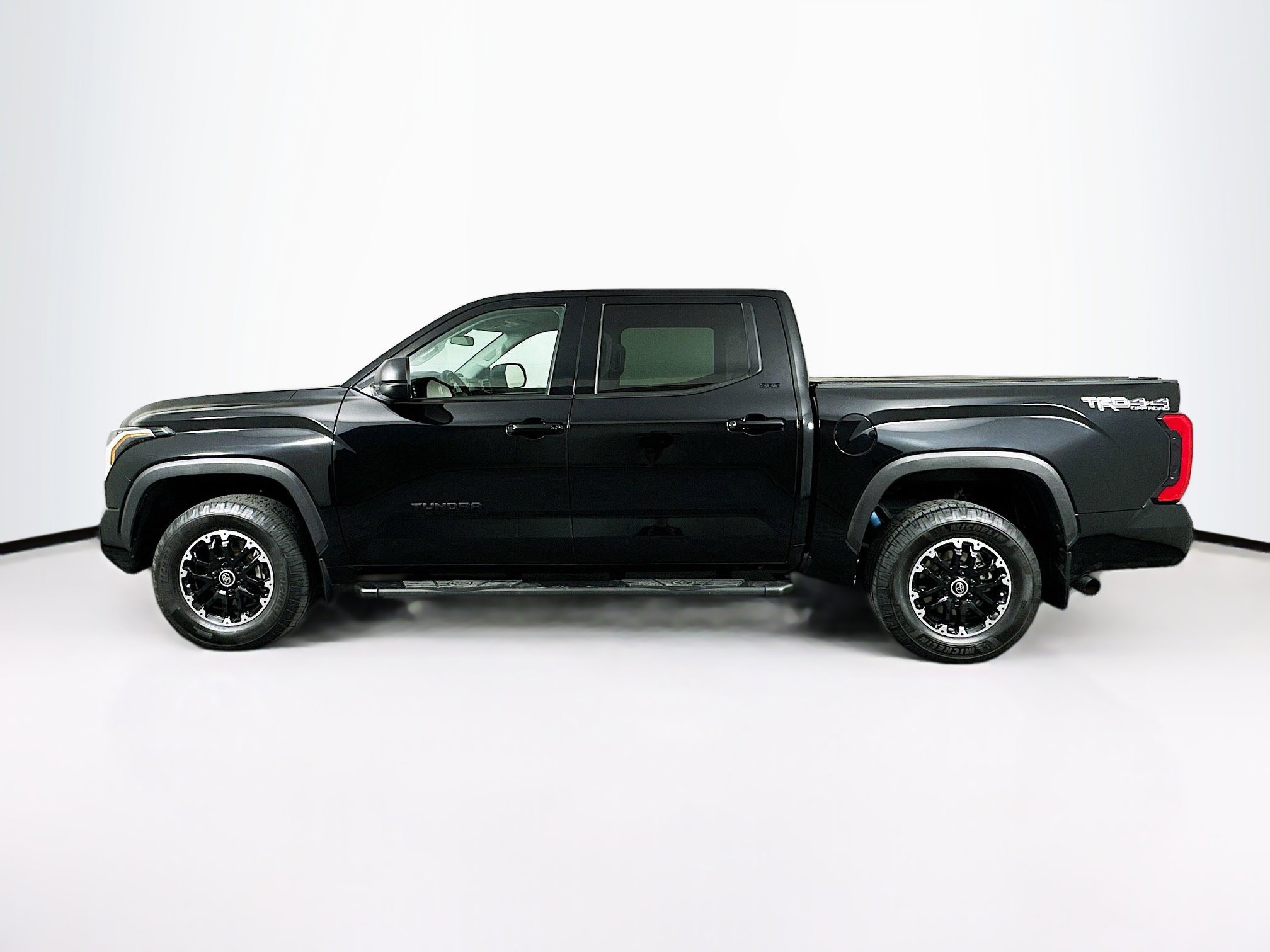 Used 2022 Toyota Tundra SR5 w/ TRD Off-Road Package image 4