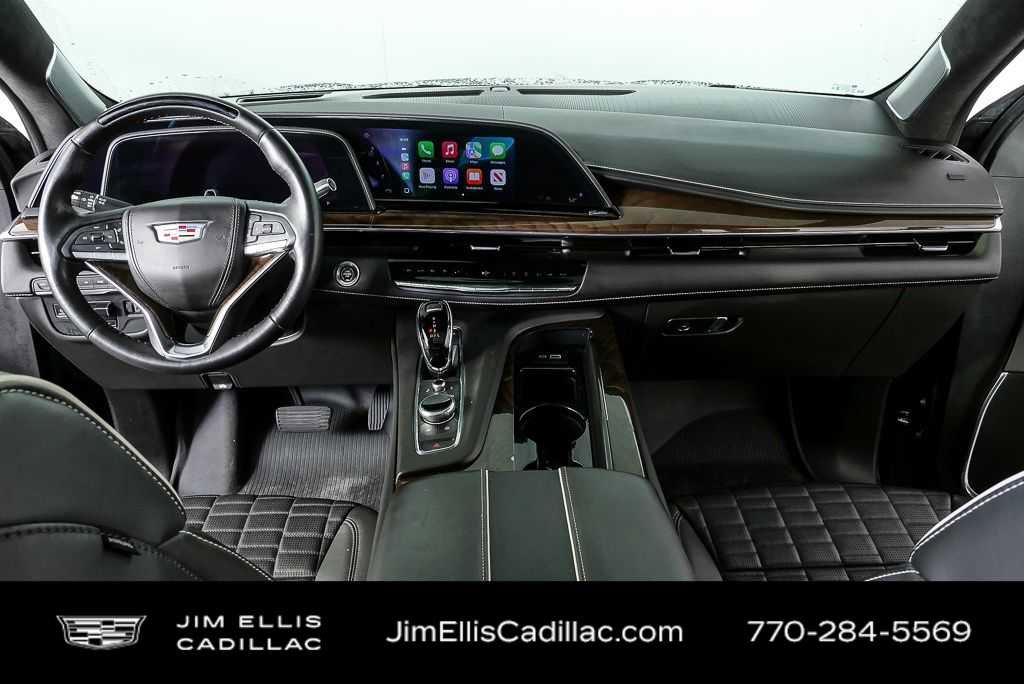 Used 2023 Cadillac Escalade Premium Luxury Platinum w/ Heavy-Duty Trailer Package image 18