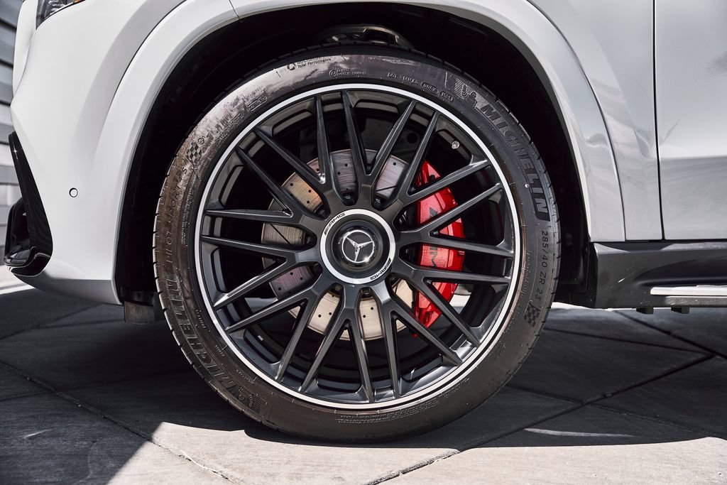 Used 2025 Mercedes-Benz GLS 63 AMG 4MATIC image 3