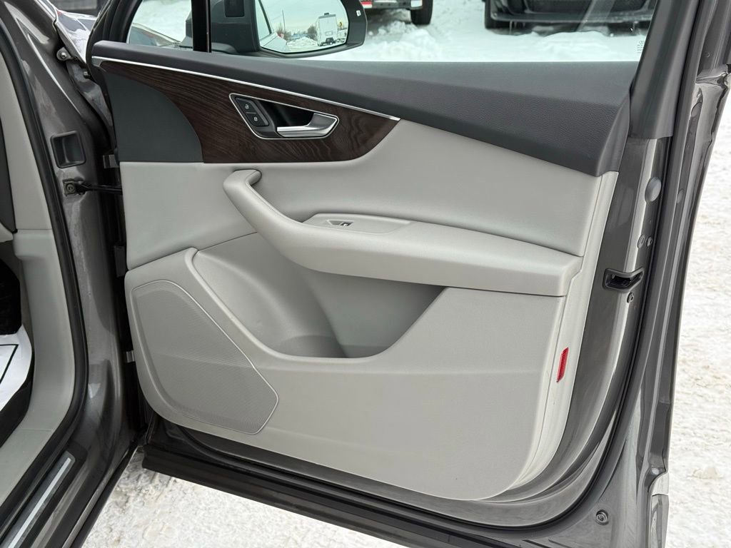 Used 2022 Audi Q7 2.0T Premium w/ Convenience Package image 27