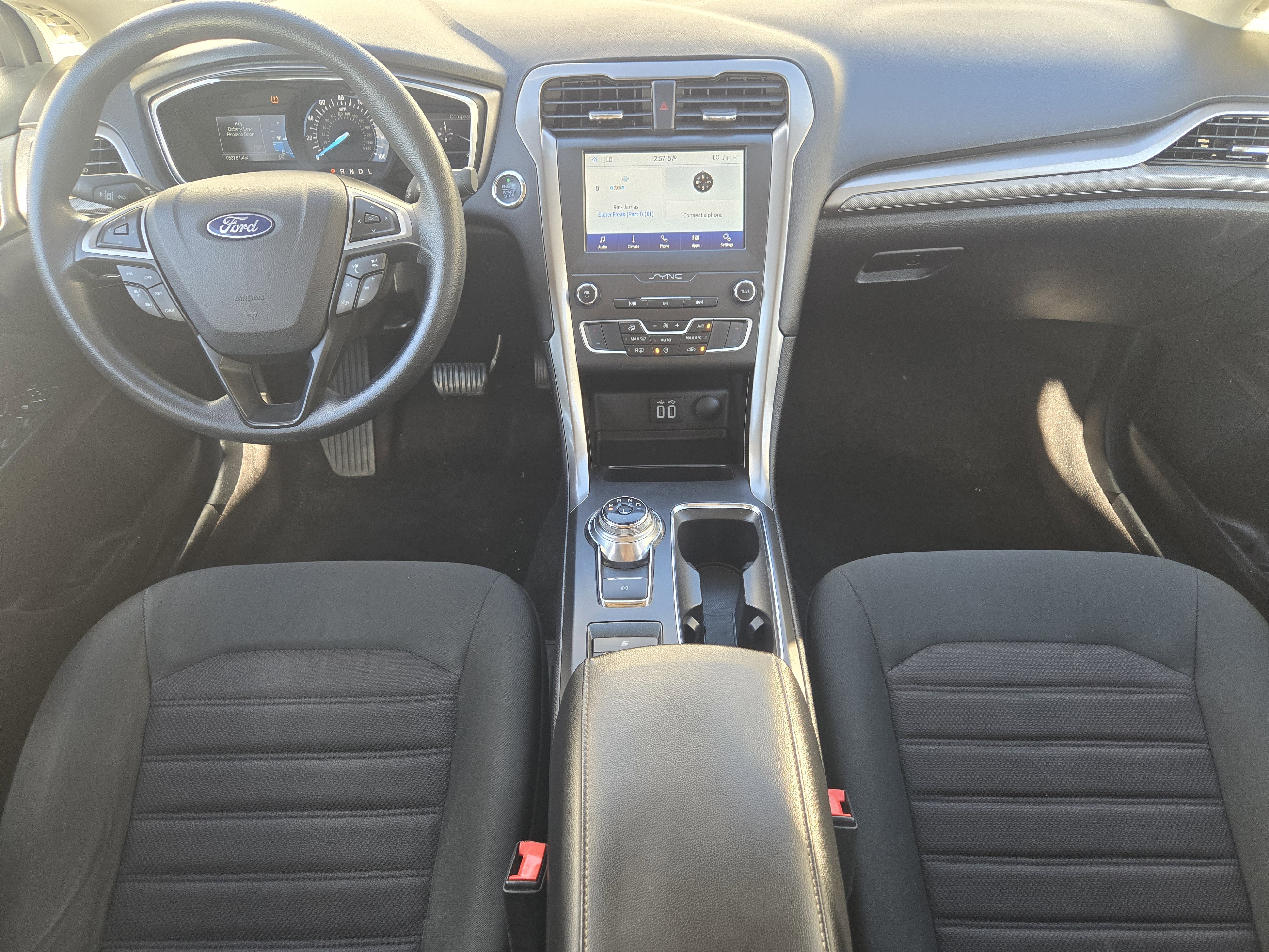 Used 2020 Ford Fusion SE image 28