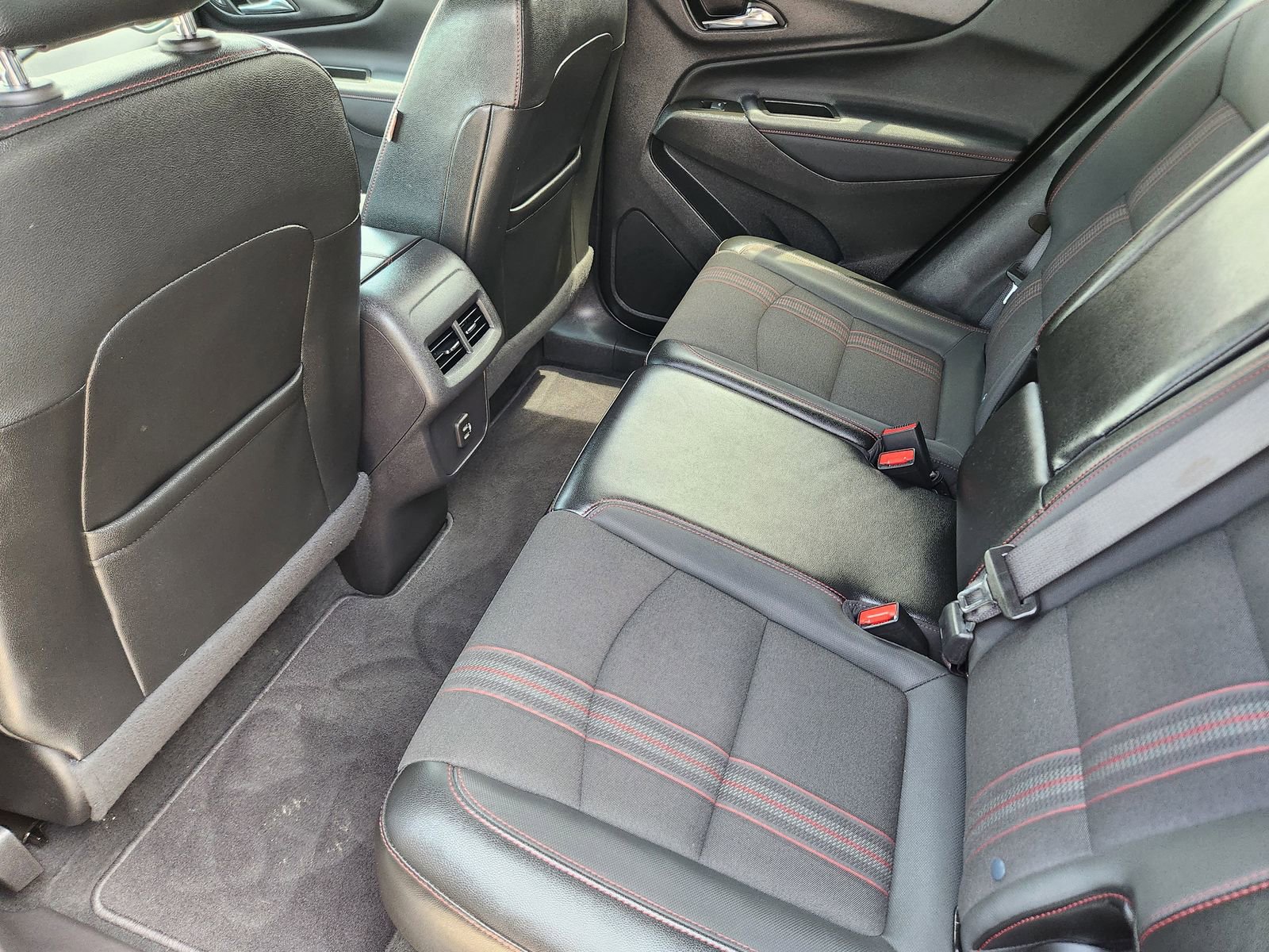 Used 2024 Chevrolet Equinox RS FWD image 33