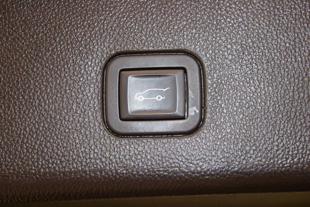 Used 2015 Cadillac SRX Luxury w/ Driver Awareness Package image 15