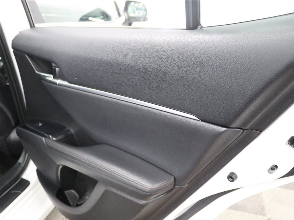 Used 2020 Toyota Camry XLE FWD image 21