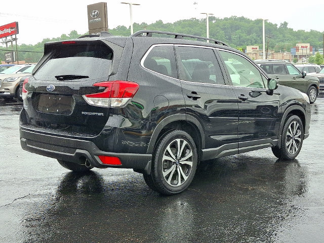 Used 2023 Subaru Forester Limited AWD/4WD image 6