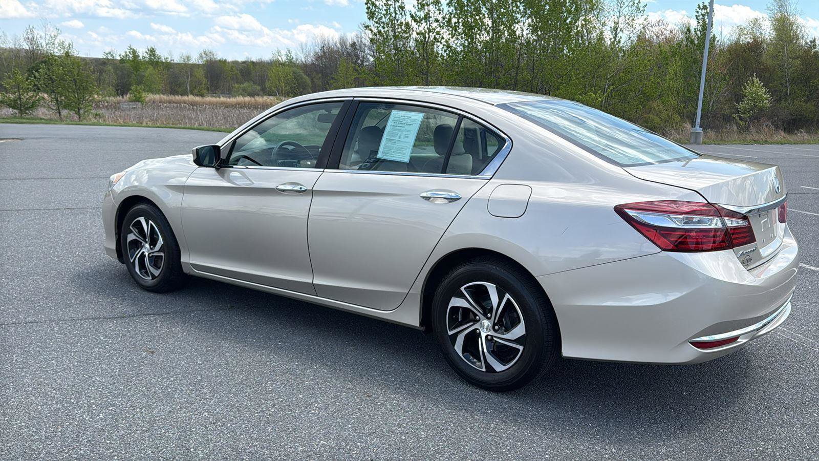 Used 2017 Honda Accord LX image 10