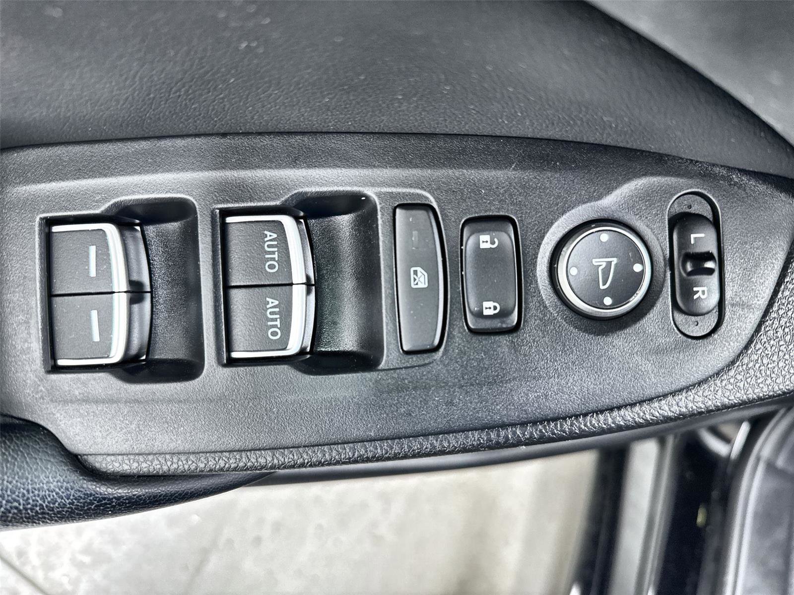 Used 2018 Honda Accord Sport image 12