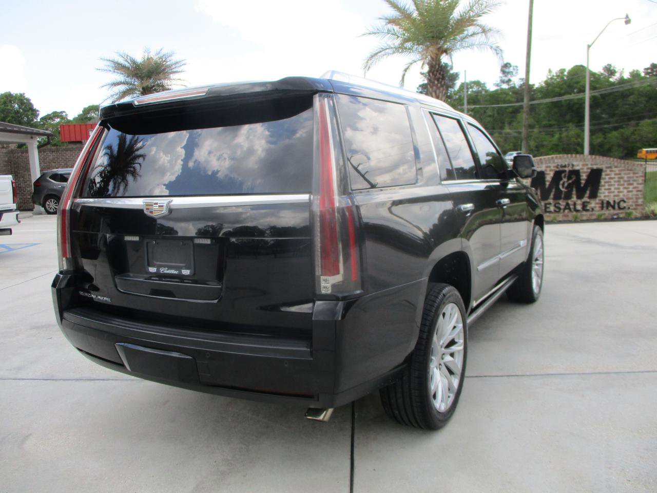 Used 2016 Cadillac Escalade Platinum image 7